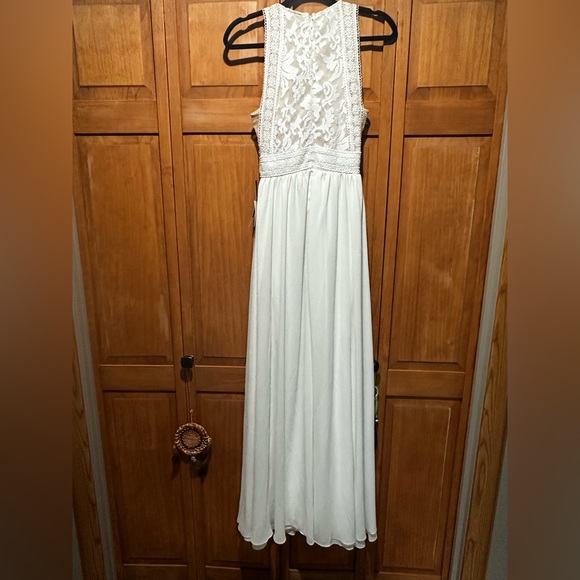 Lulus Dresses & Skirts - Lulu's White Lace Maxi Dress